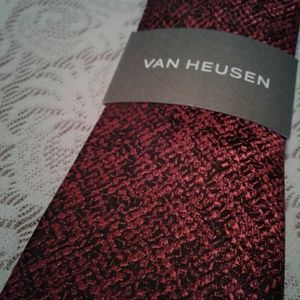 Van Heusen Accessories - 🌺 NWT Van Heusen Black/Red Textured Tie Van Heusen Accessories - 🌺 NWT Van Heusen Black/Red Textured Tie